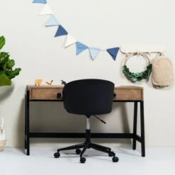 Europe Baby Beau Bureau Walnoot Incl. Houten Onderstel -Kindermeubels Winkel beau walnoot houten poot bedbank sfeer 3 1674