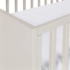 Kidsmill Amy Babybed Oatmeal 60 X 120 Cm -Kindermeubels Winkel ledikant amy detail 1 1 9fb8